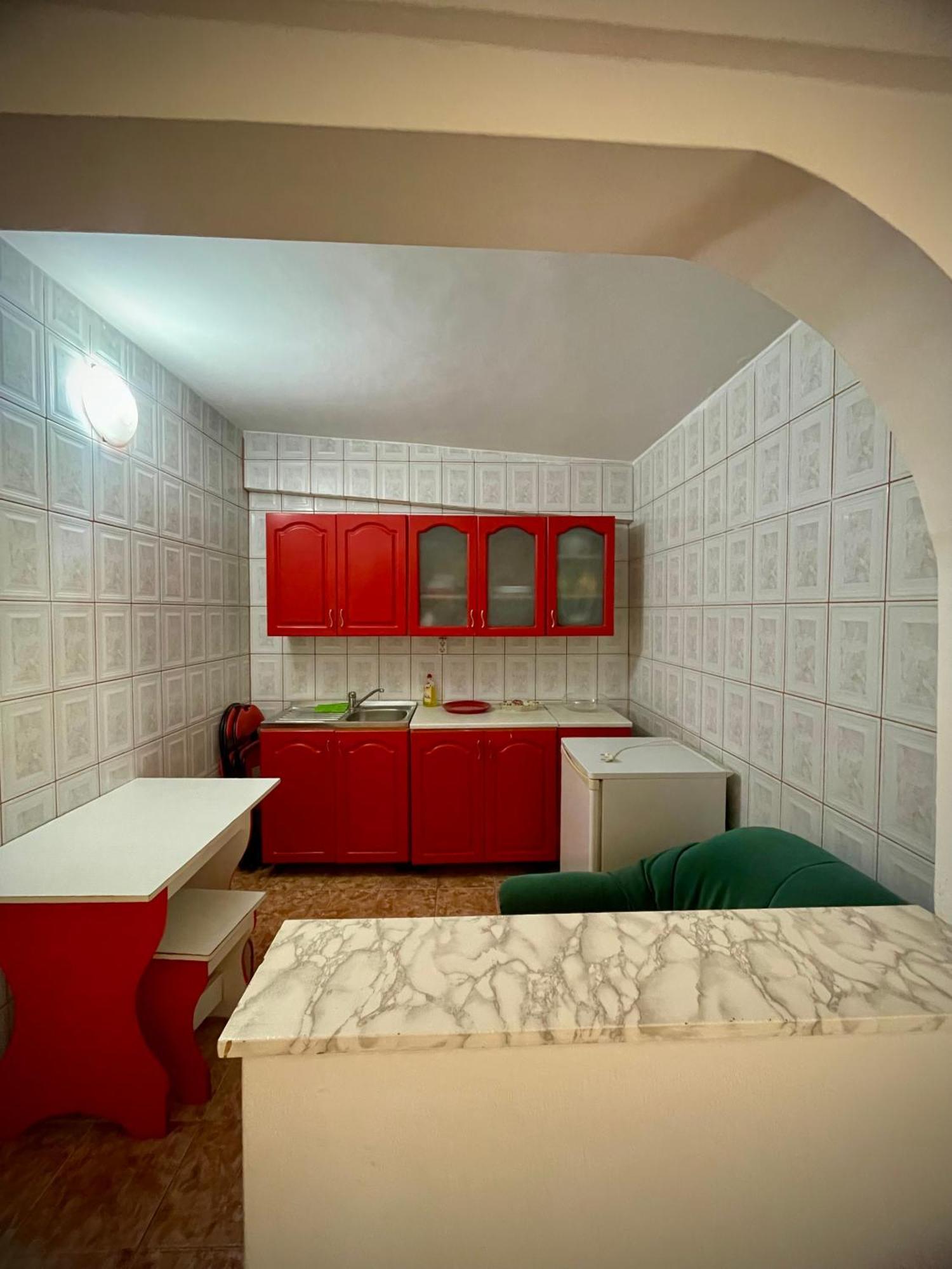Hotel Dona ママイア エクステリア 写真